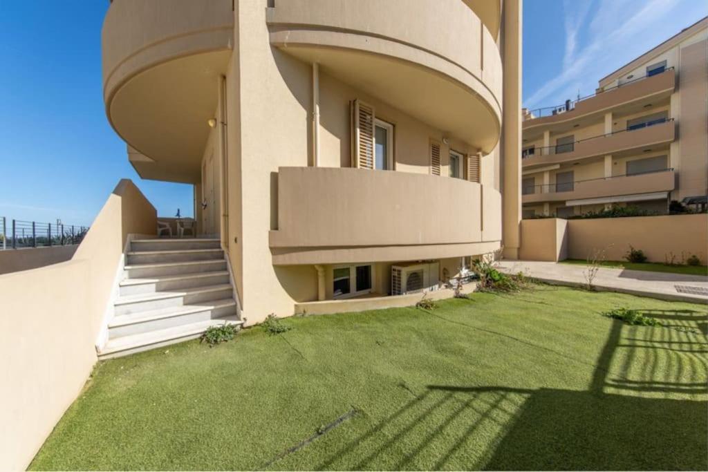 Beachfront Haven Sleeps 8 Maximum 9 Sea Views Terrace And High Speed Wi-fi Apartment *